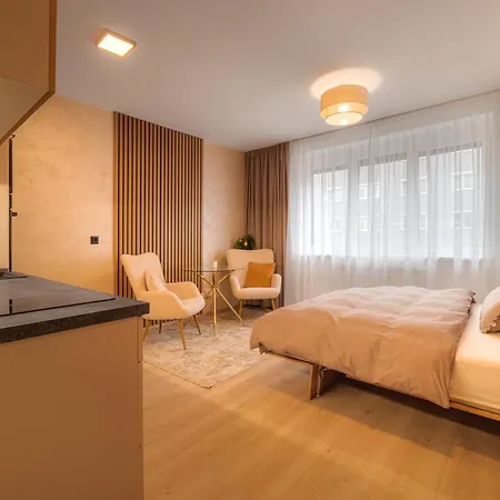Appartement Pronájem útulného A Vybaveného Bytu *